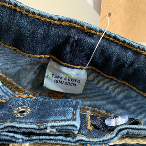 SLIM JEANS WITH A RED CORD BELT 18M - Picture 6 of 6